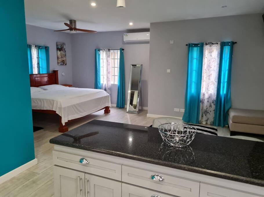 Coconut Creek Deluxe Suite Hyde Park Bagian luar foto