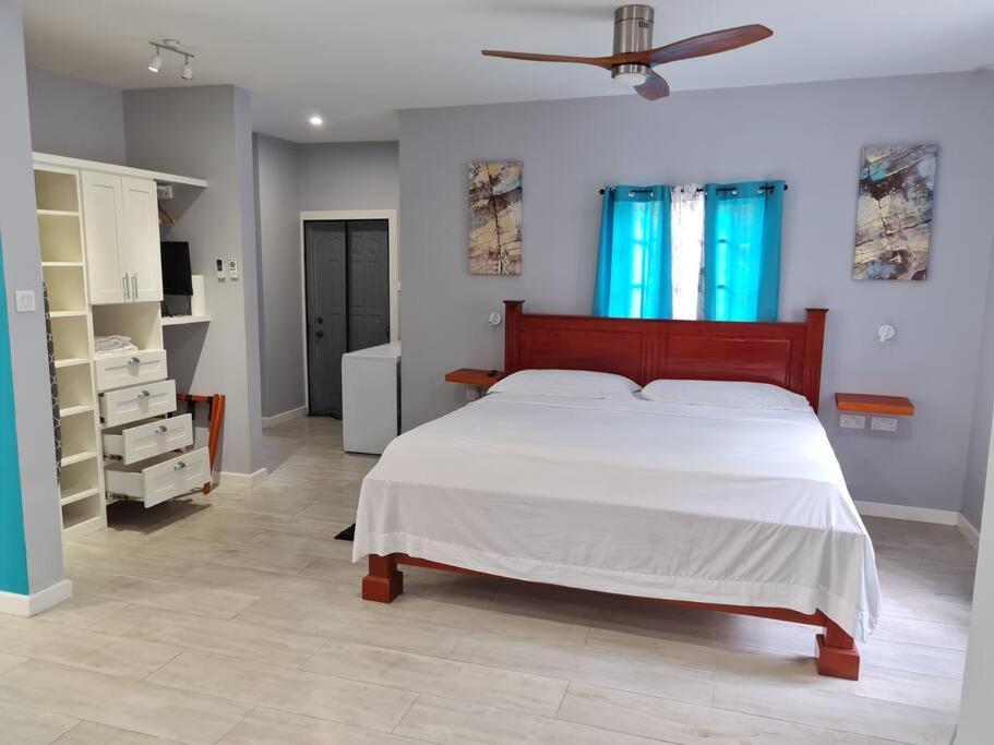 Coconut Creek Deluxe Suite Hyde Park Bagian luar foto